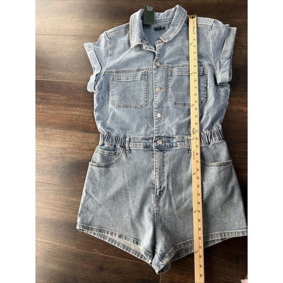 Wild Fable NWT Size Medium Game Day Short Sleeve Denim Romper Jean Medium Wash - Picture 8 of 15